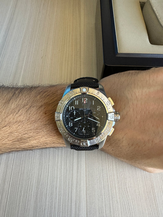 BREITLING AVENGER B01 PRATA PRETO 44MM