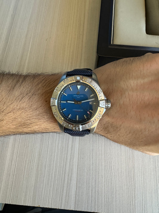 BREITLING AVENGER PRATA AZUL NYLON 44MM