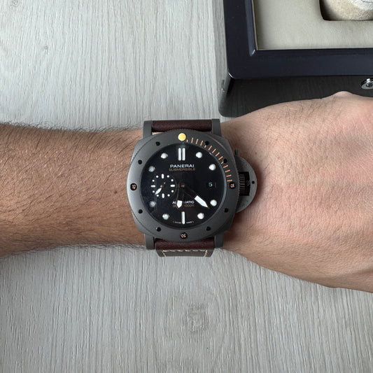 PANERAI SUBMERSIBLE CINZA COURO 47MM