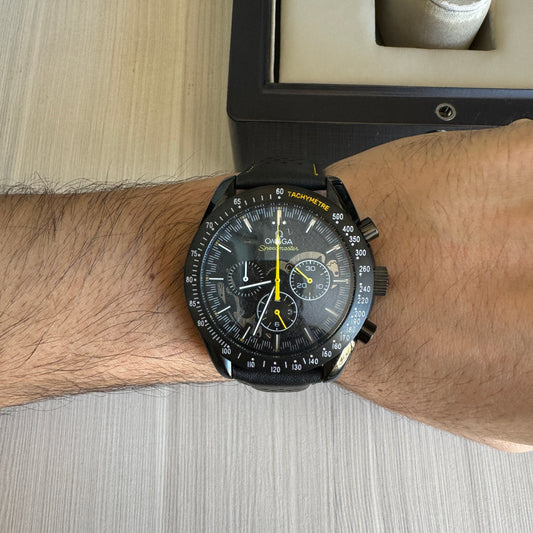 OMEGA SPEEDMASTER PRETO COURO 44MM