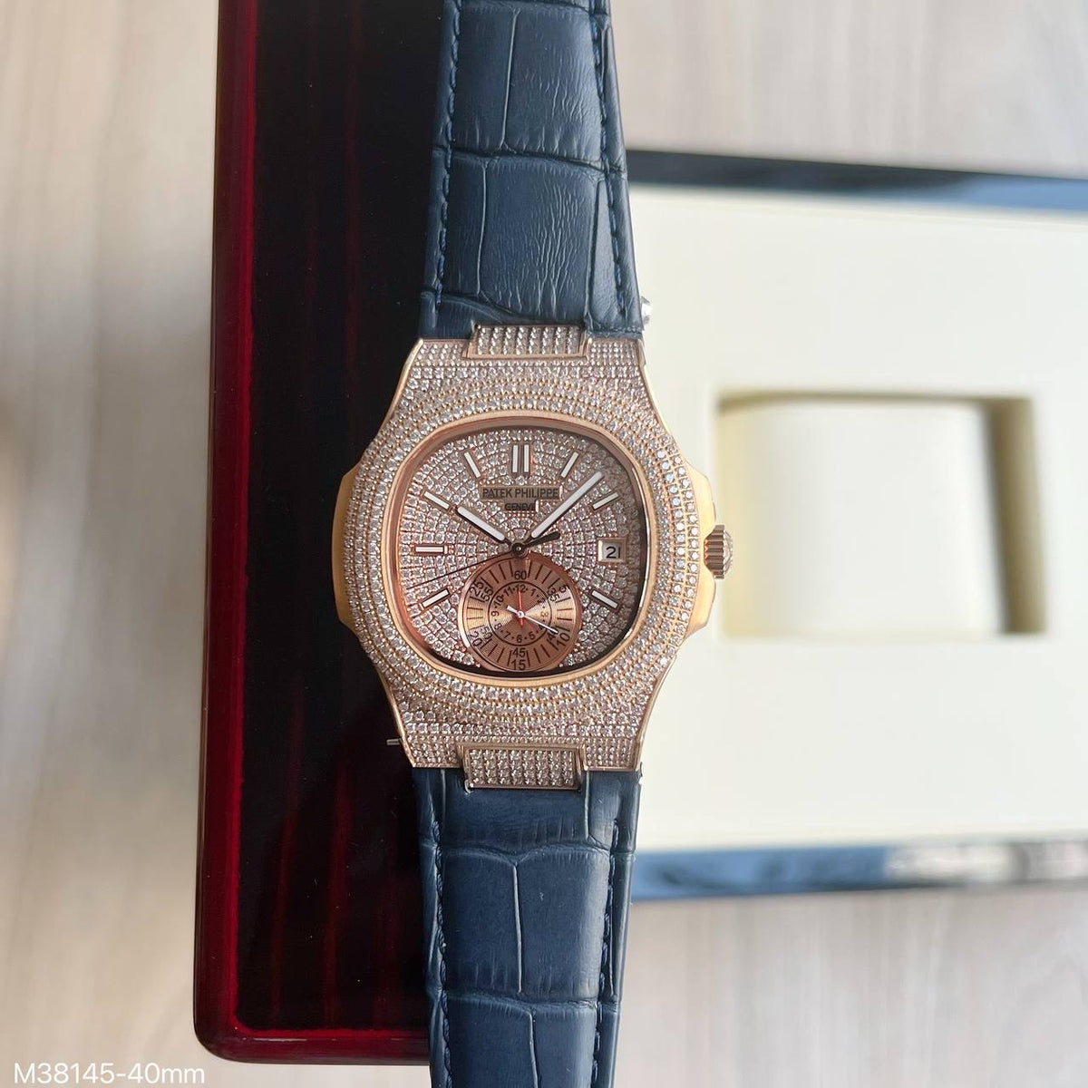 PATEK PHILIPPE NAUTILUS ROSE BRILHANTES 40MM