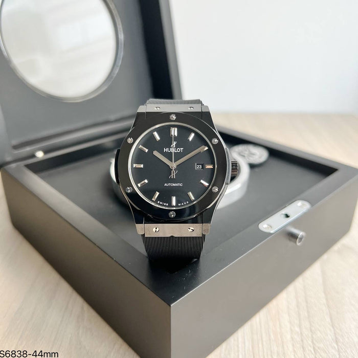 HUBLOT CLASSIC FUSION PRETO BRILHOSO AUTOMÁTICO 44MM