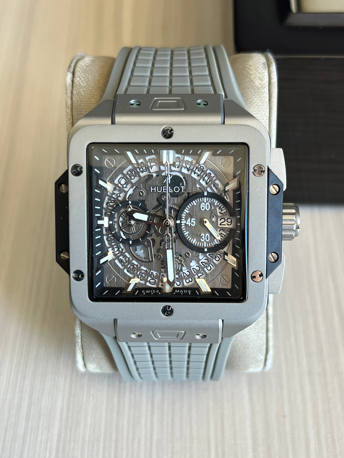 HUBLOT SQUARE BANG CINZA 42MM