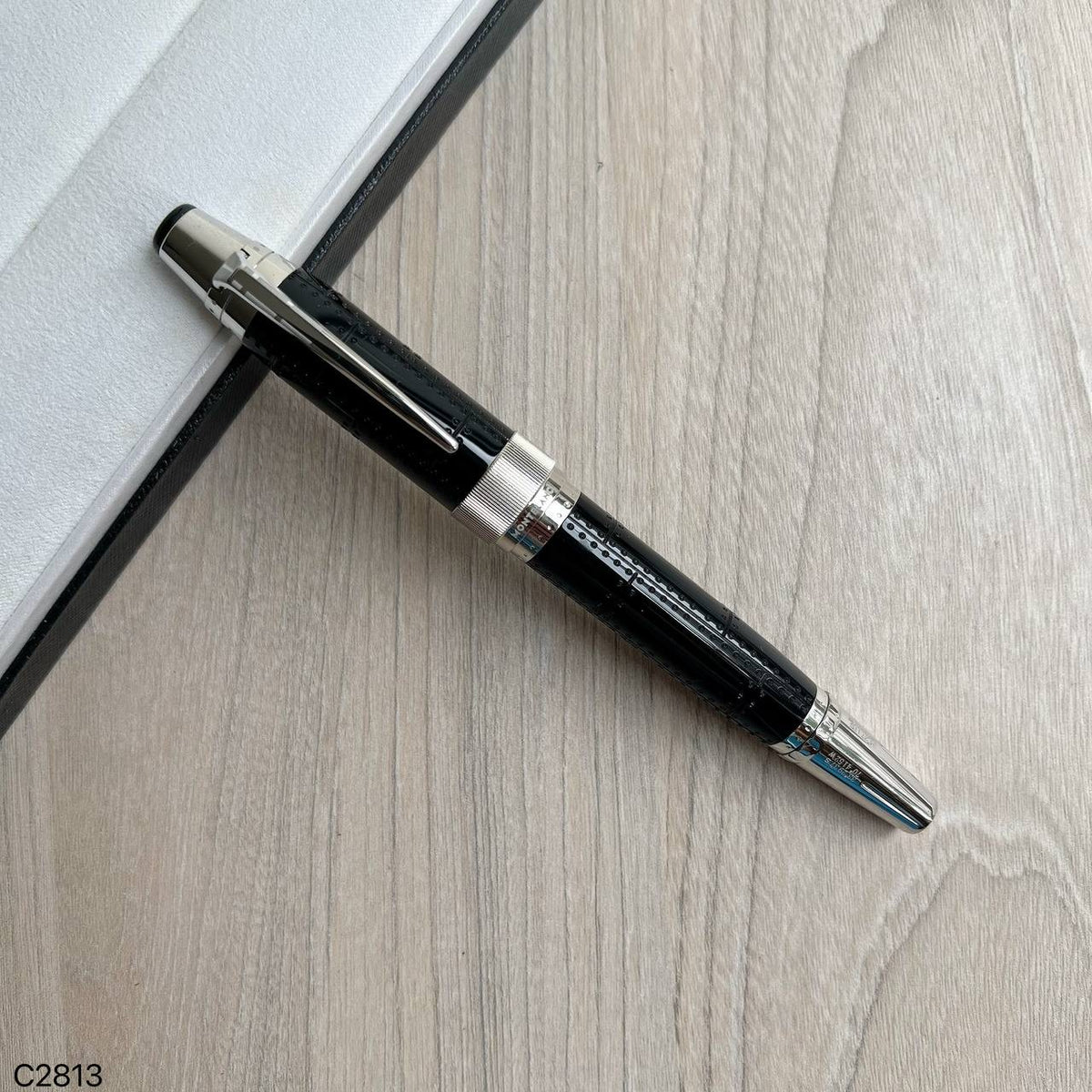 CANETA MONT BLANC PRETA