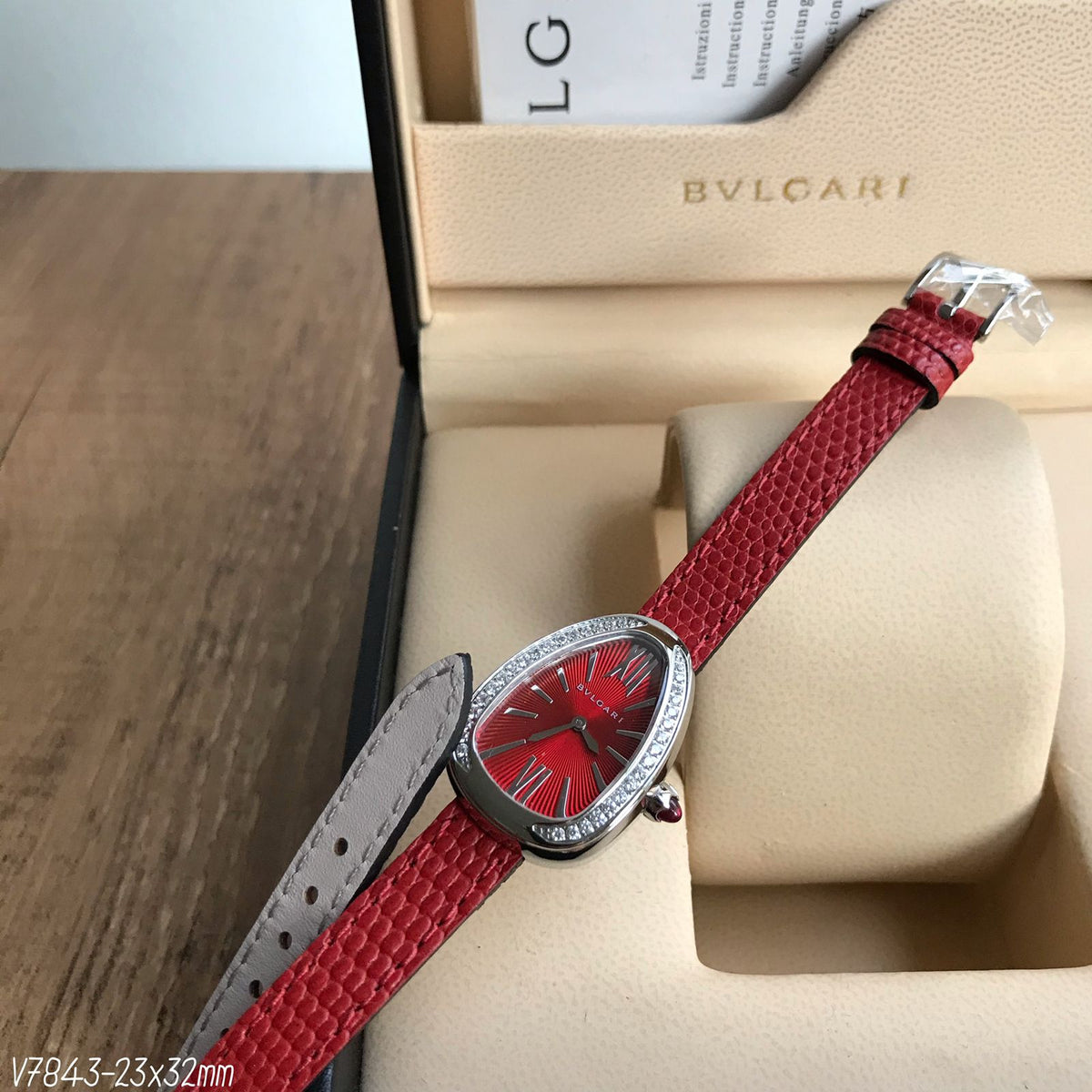 BVLGARI SERPENTE COURO VERMELHO BRILHANTE 23MM X 32MM FEMININO