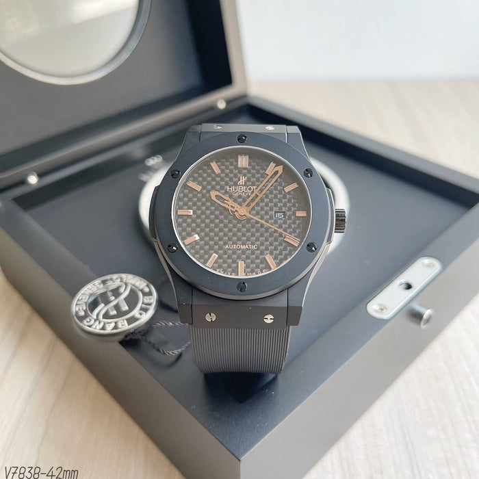 HUBLOT CLASSIC FUSION PRETO CARBON AUTOMÁTICO 44MM