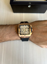 HUBLOT SQUARE BANG ROSE PRETO 42MM