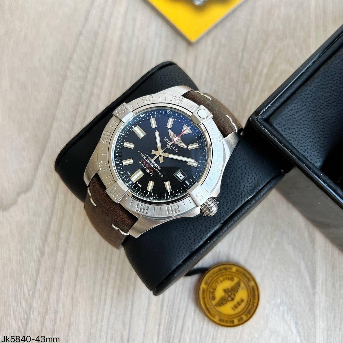 BREITLING AVENGER AUTOMÁTICO PRATA COURO 43MM