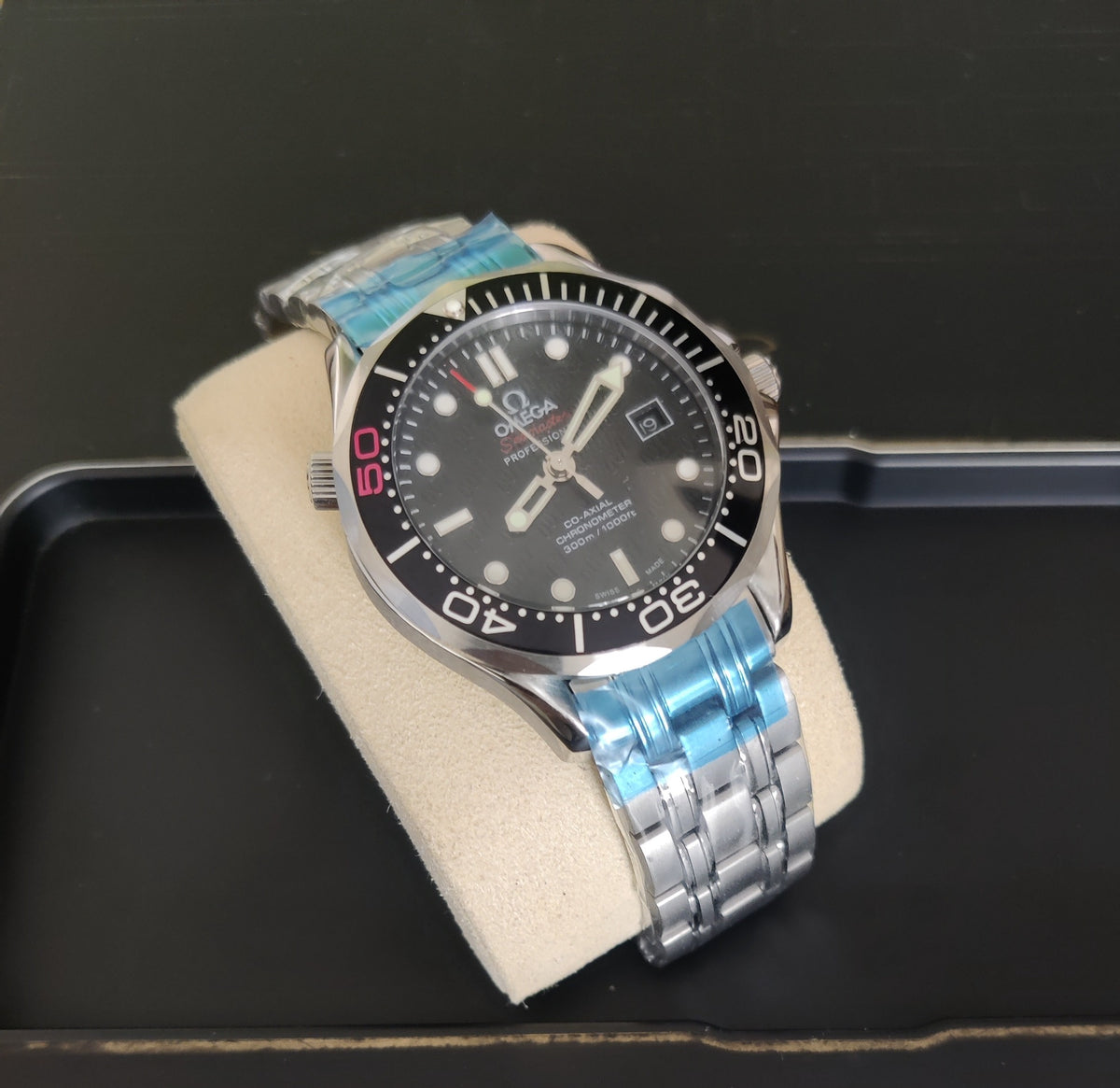 OMEGA SEAMASTER 007 PRETO 42MM