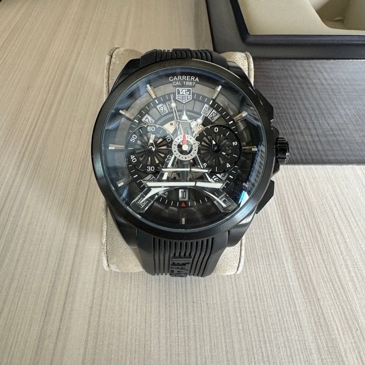 TAG HEUER CARRERA PARIS PRETO 47MM