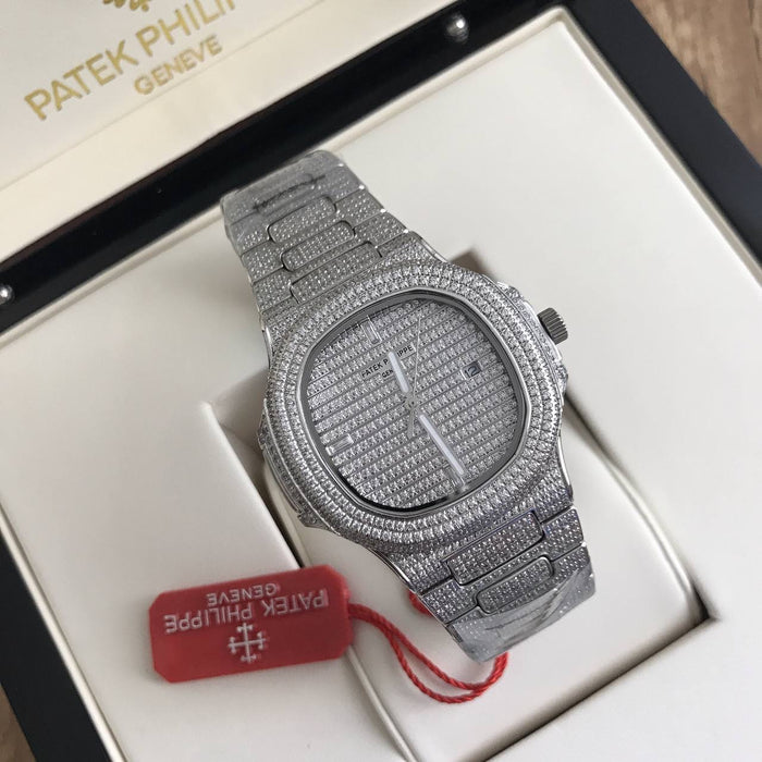 PATEK PHILIPPE NAUTILUS BRILHANTES 40MM