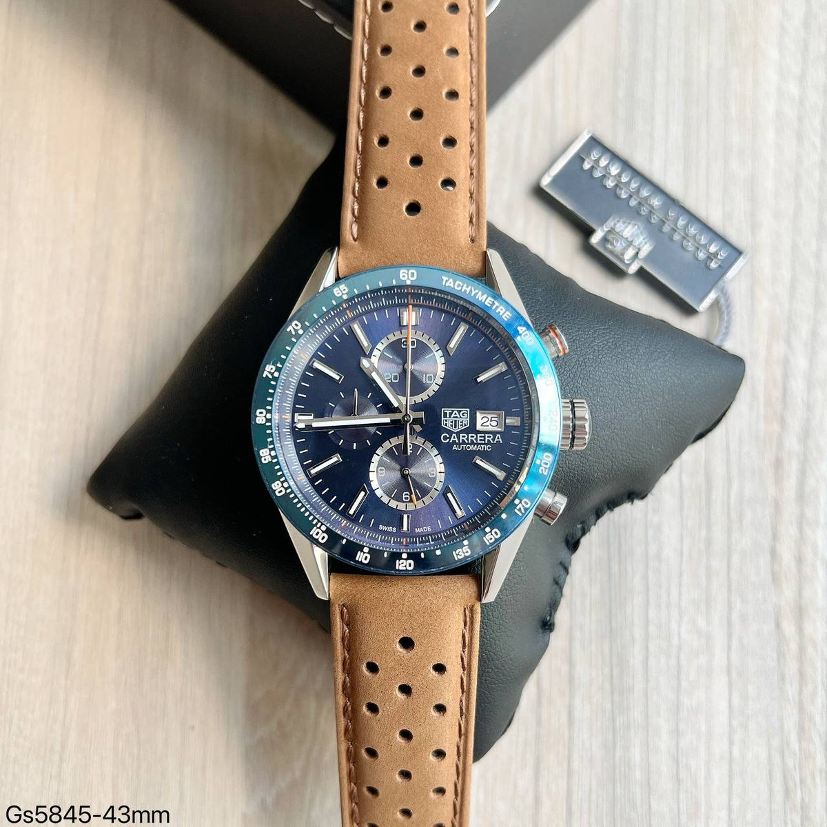 TAG HEUER CARRERA PRATA COURO 43MM