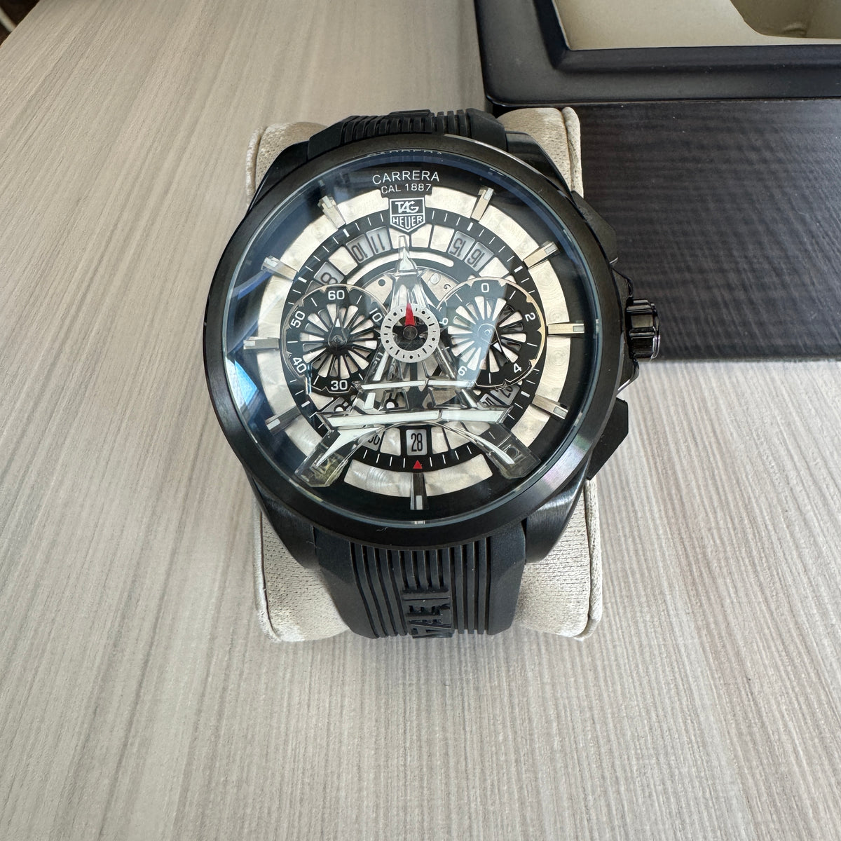 TAG HEUER CARRERA PARIS PRETO 47MM