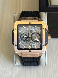HUBLOT SQUARE BANG ROSE PRETO 42MM