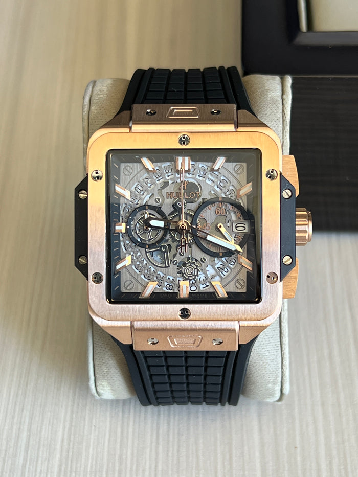 HUBLOT SQUARE BANG ROSE PRETO 42MM