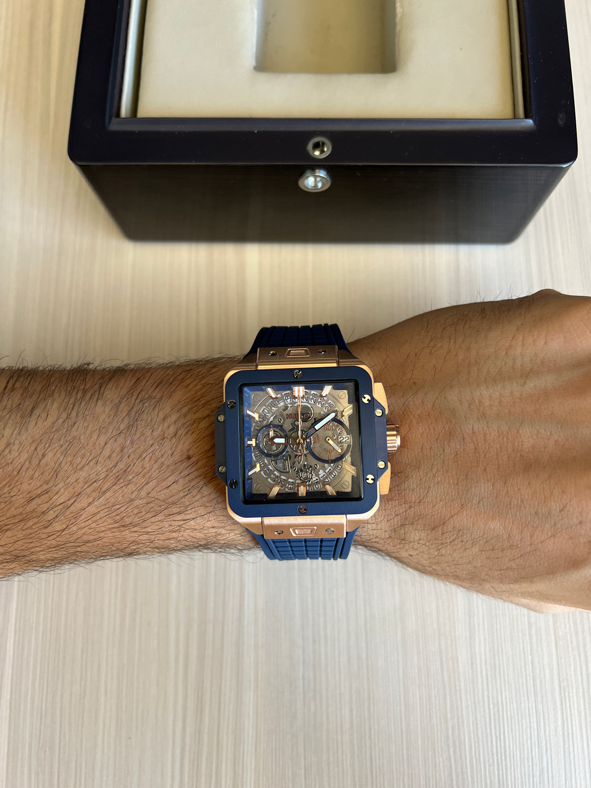HUBLOT SQUARE BANG ROSE AZUL 42MM