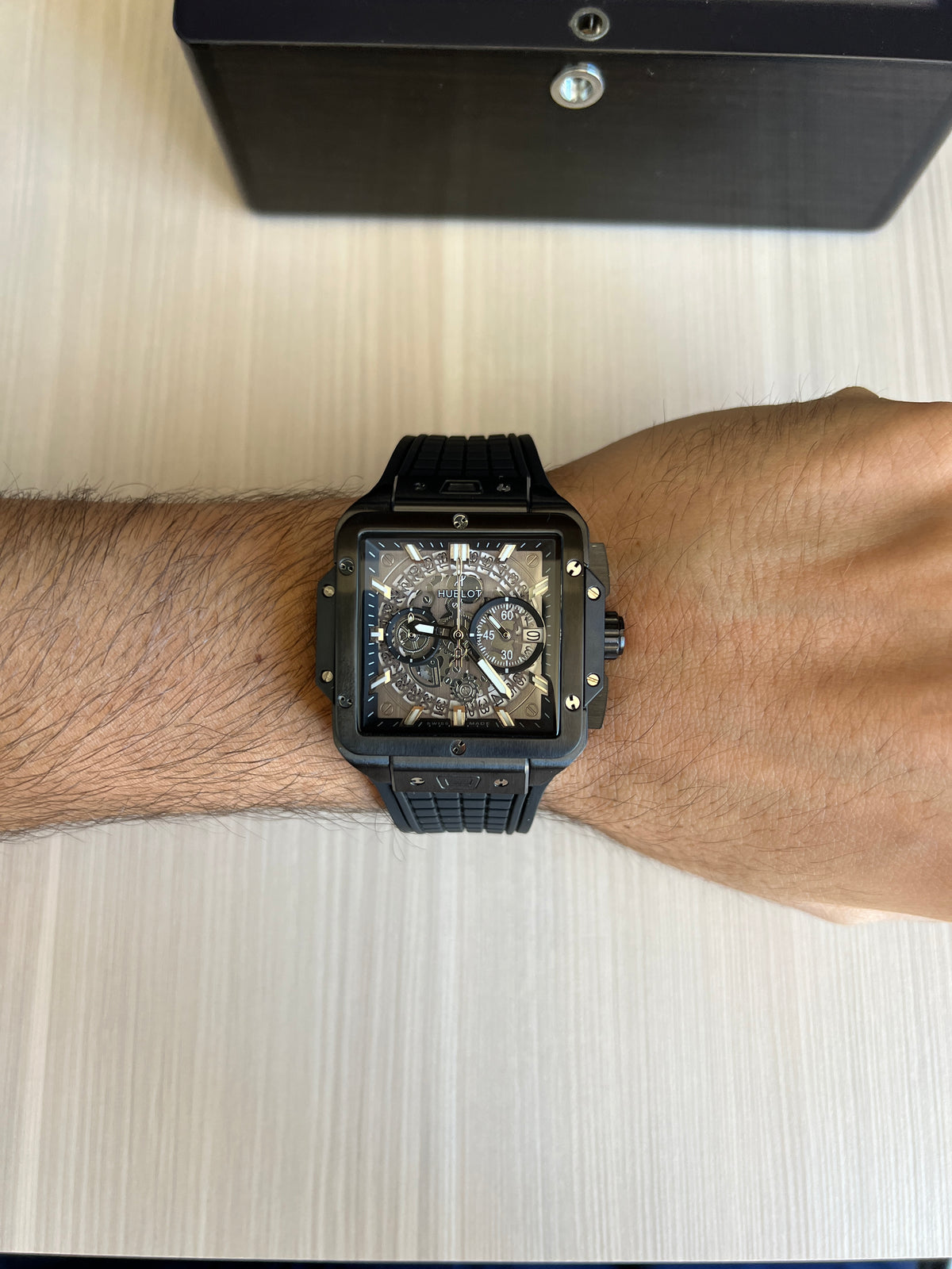 HUBLOT SQUARE BANG PRETO 42MM