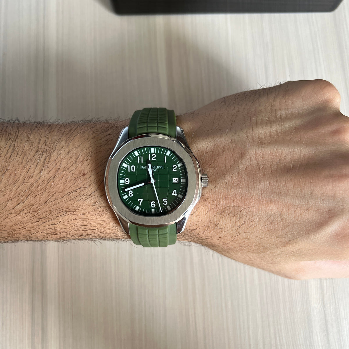 PATEK PHILIPPE AQUANAUT VERDE 40MM