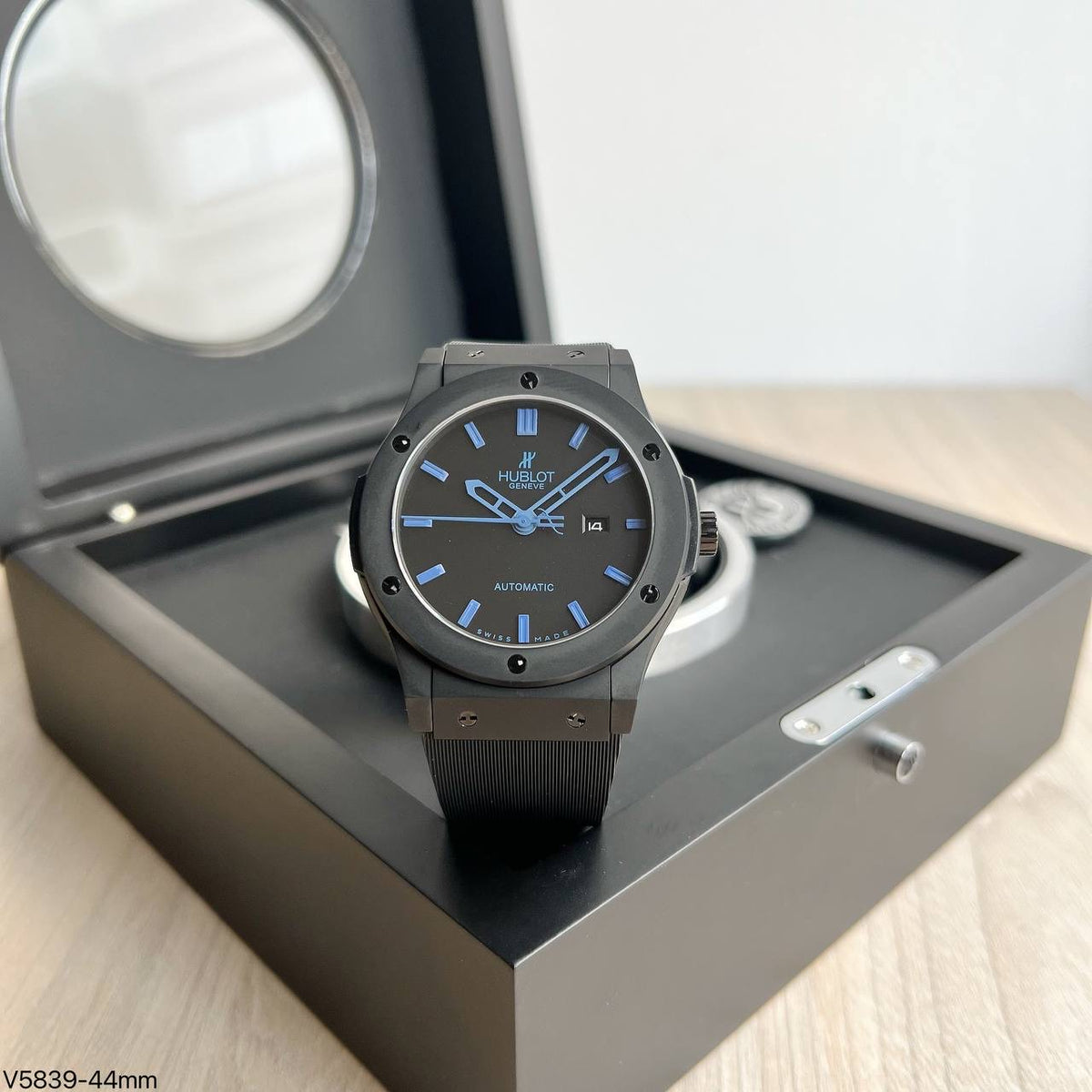 HUBLOT CLASSIC FUSION PRETO AUTOMÁTICO 44MM