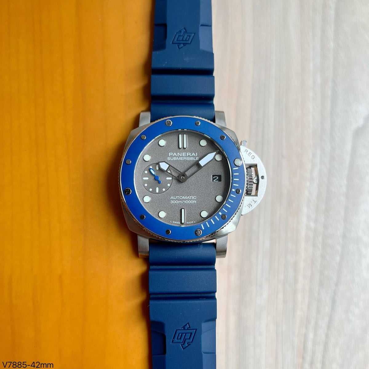 PANERAI LUMINOR SUBMERSIBLE AZUL BORRACHA 42MM