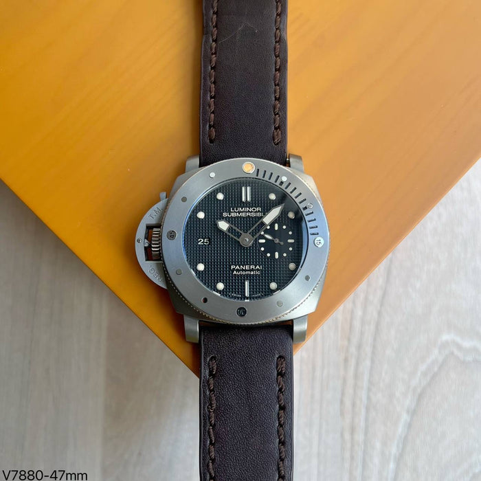 PANERAI LUMINOR SUBMERSIBLE PRATA COURO 47MM