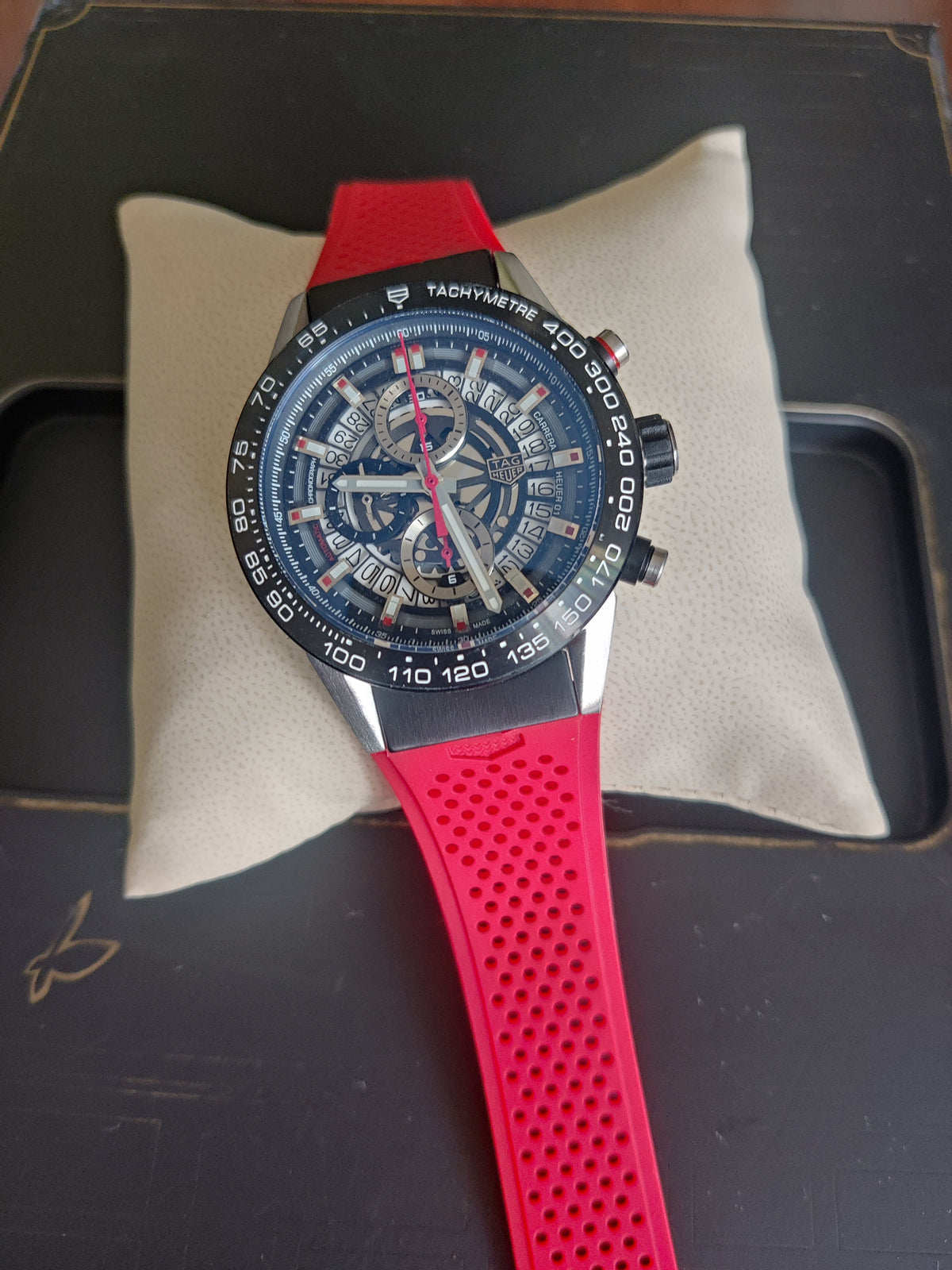 TAG HEUER CARRERA 01 PRATA VERMELHO 45MM