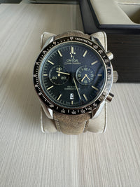 OMEGA SPEEDMASTER PRATA  COURO 44MM