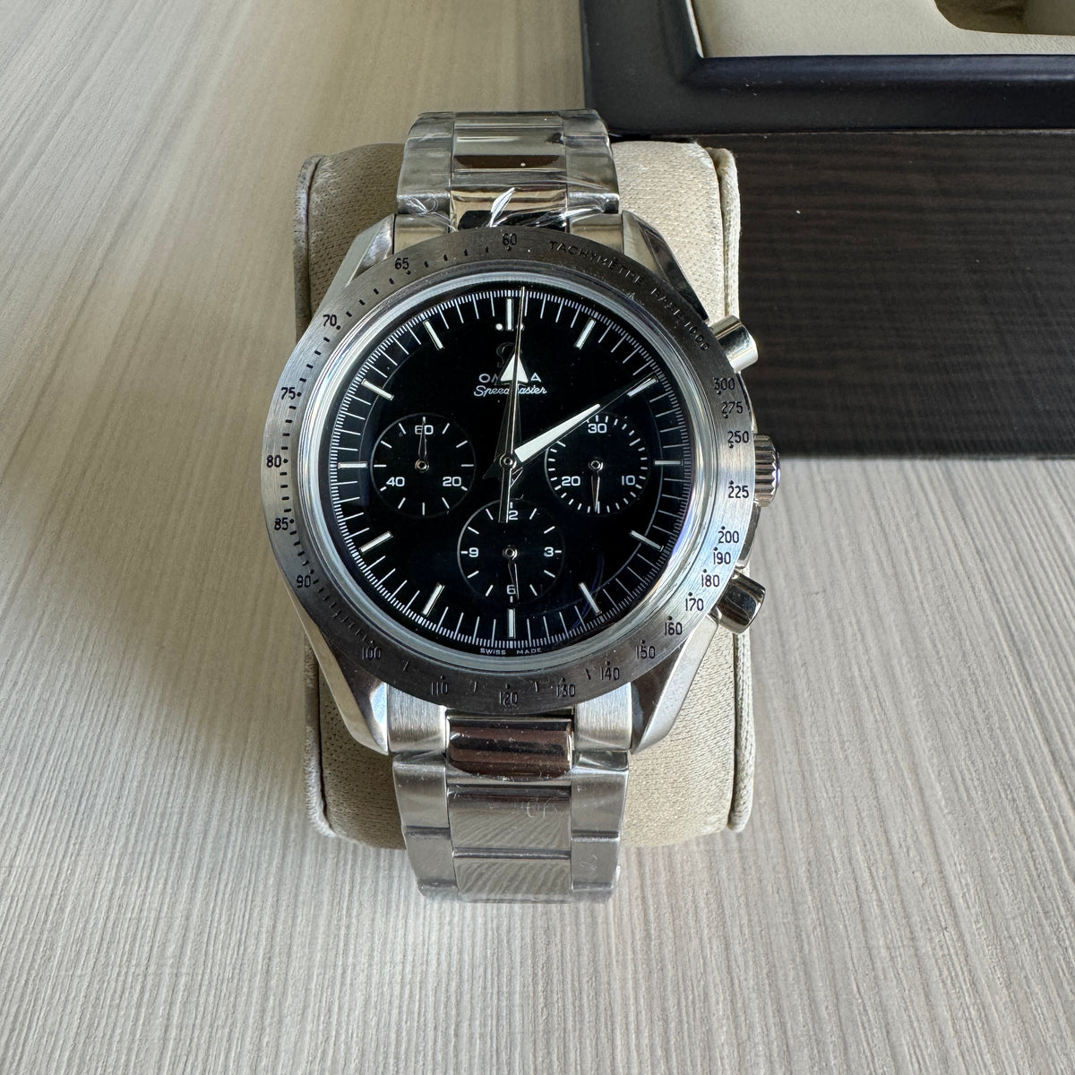 OMEGA SPEEDMASTER PRATA PRETO 44MM