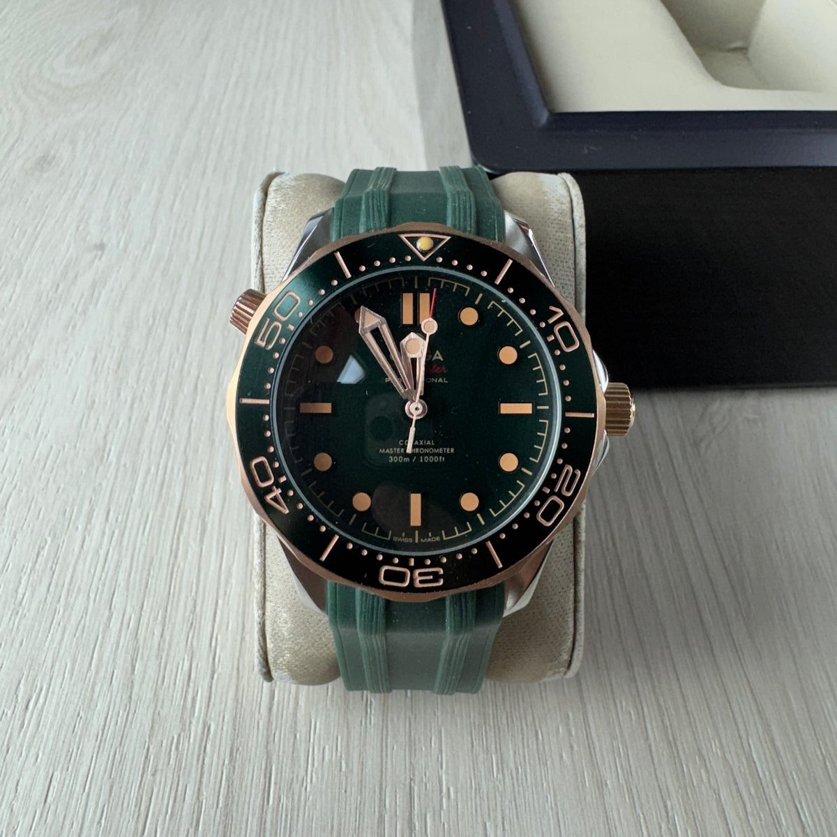OMEGA SEAMASTER DIVER PRATA ROSE VERDE 42MM