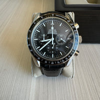 OMEGA SPEEDMASTER PRATA  COURO 44MM