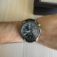OMEGA SPEEDMASTER PRATA  COURO 44MM