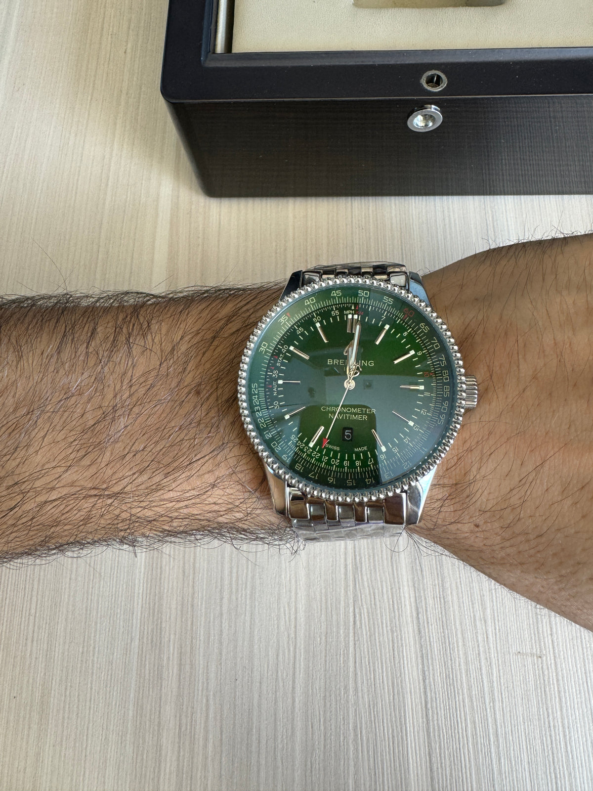 BREITLING NAVITIMER VERDE COURO AUTOMÁTICO 46MM