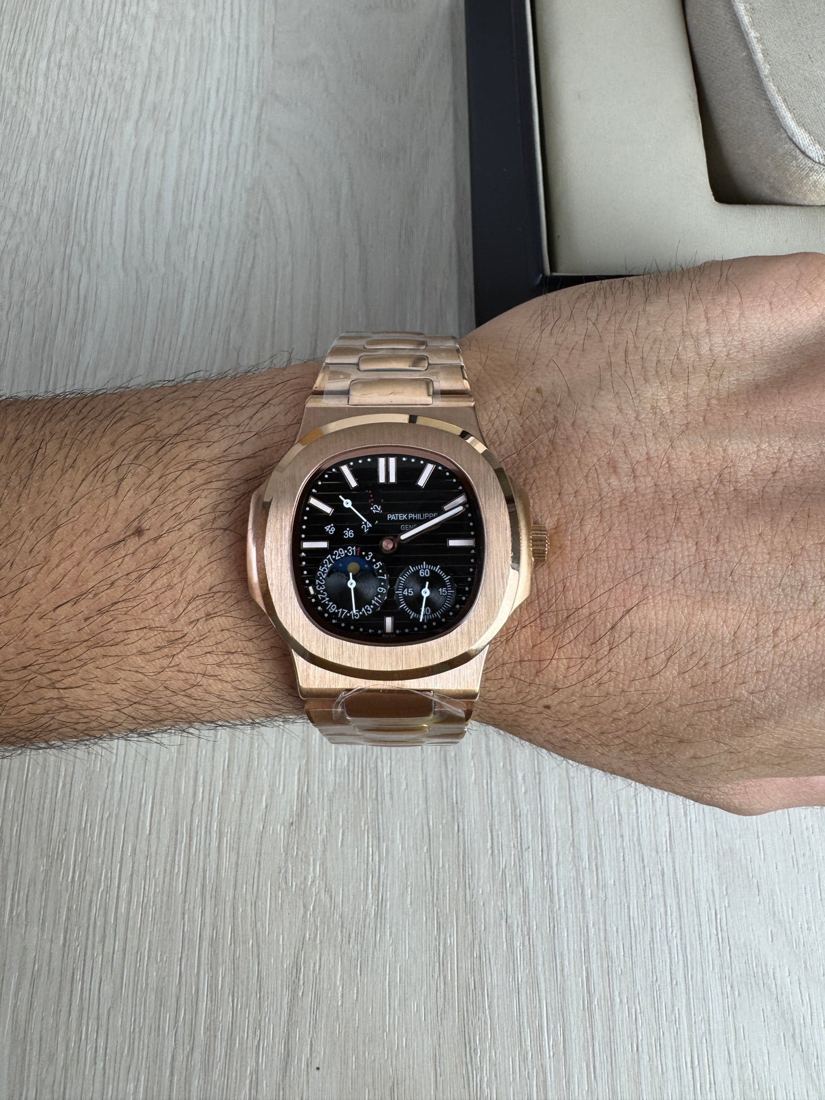 PATEK PHILIPPE NAUTILUS ROSE PRETO 40MM