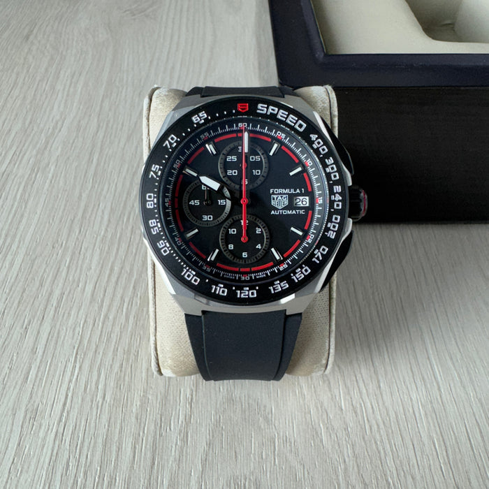 TAG HEUER F1 FORMULA 1 ORACLE RED BULL CINZA VERMELHO 43MM