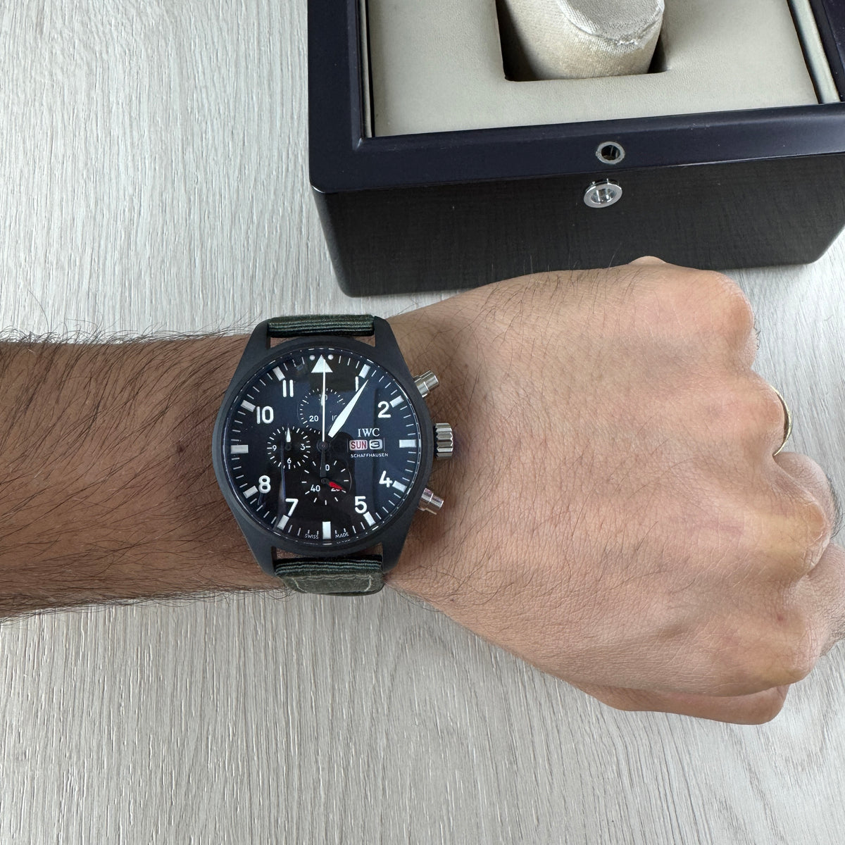 IWC PILOT TOP GUN PRETO  44M