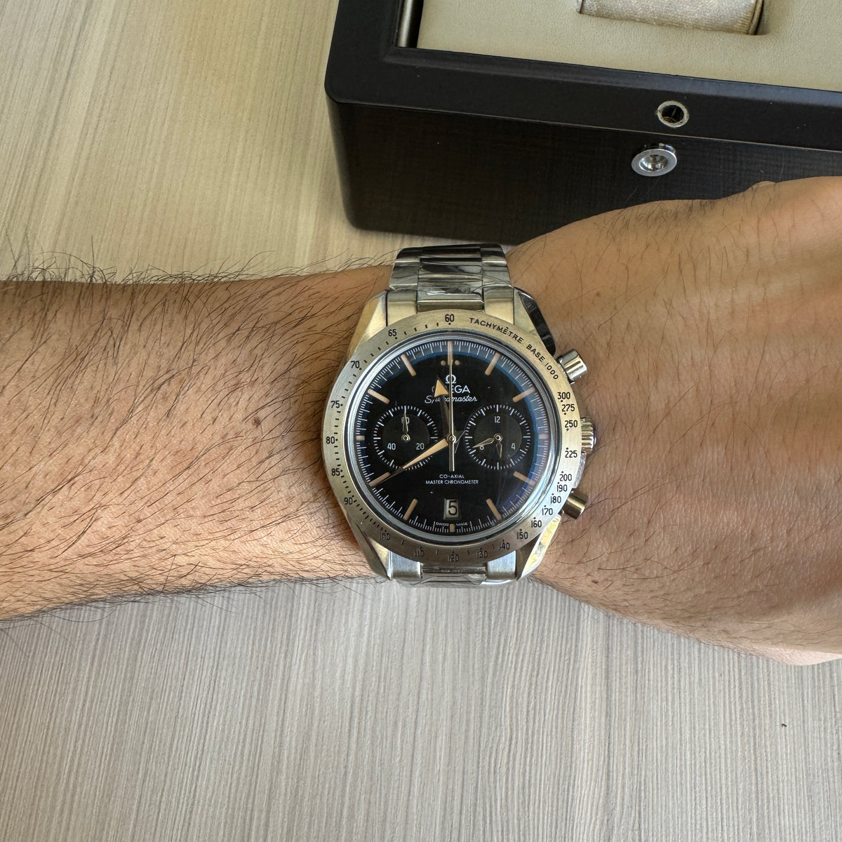 OMEGA SPEEDMASTER PRATA PRETO 44MM