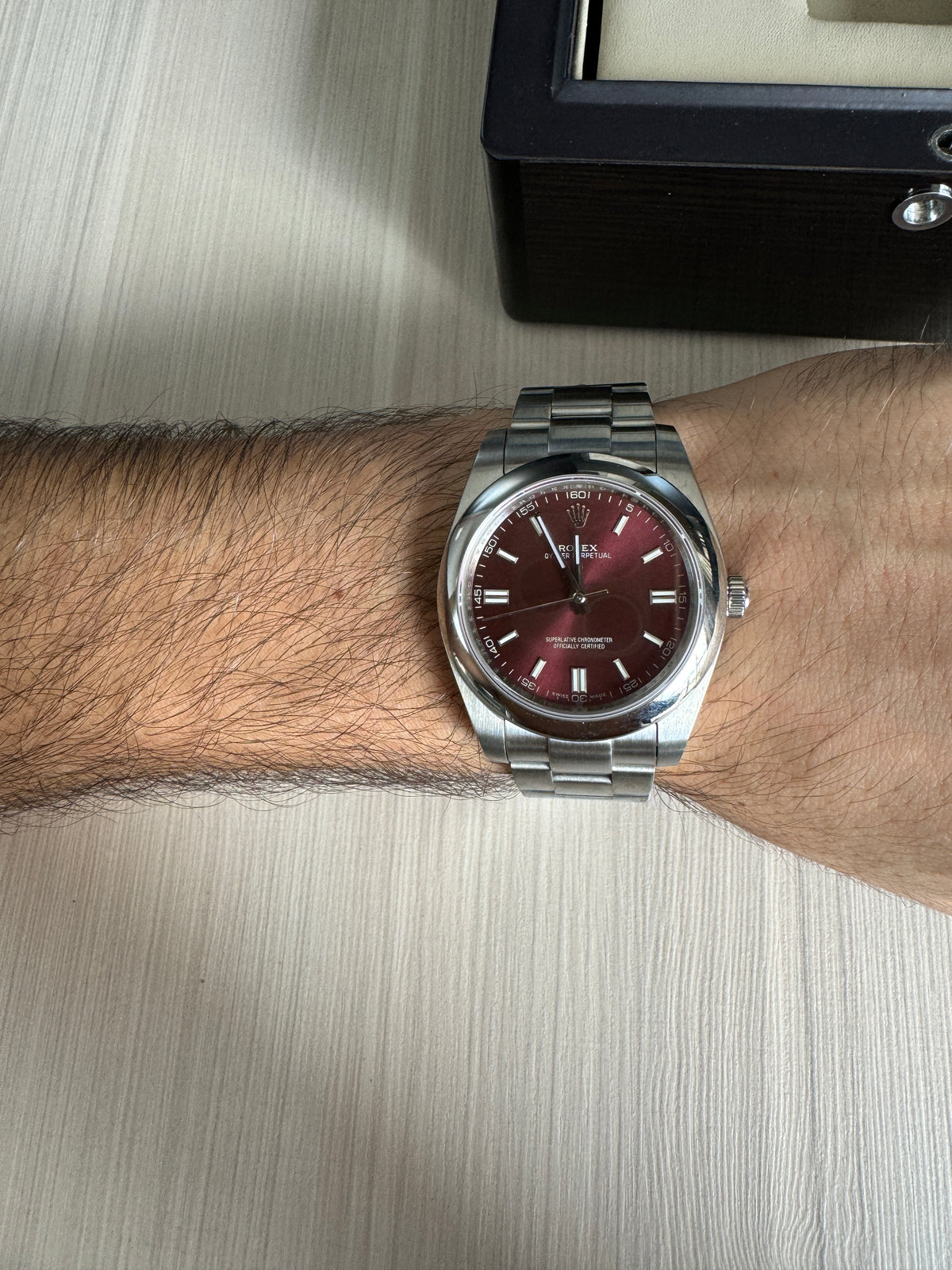 ROLEX OYSTER PERPETUAL PRATA VINHO 41MM