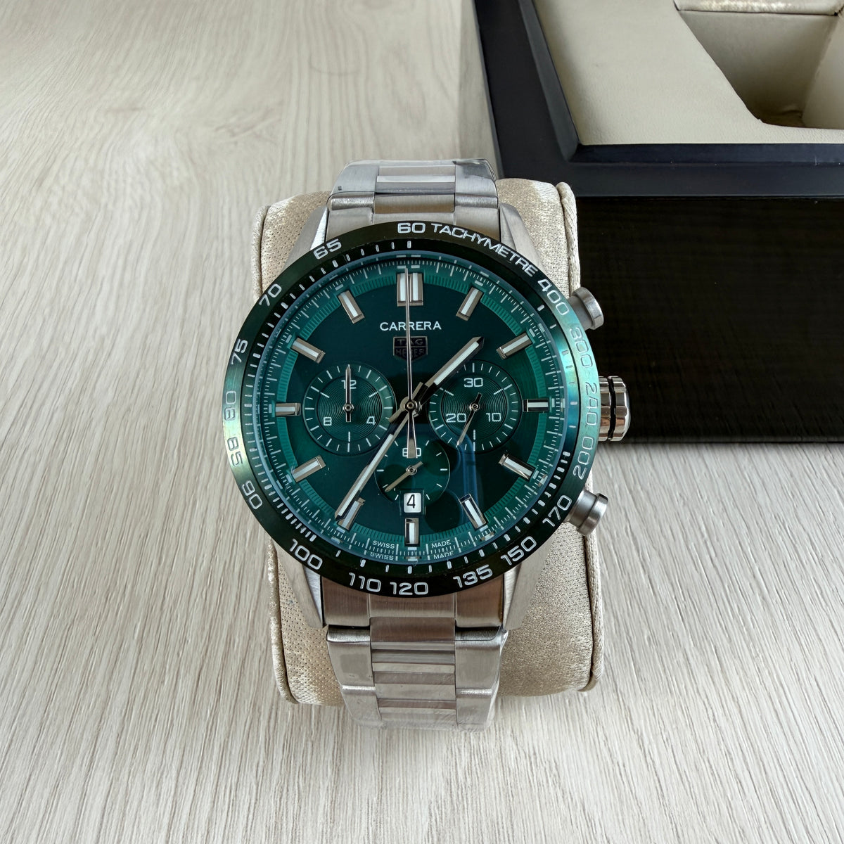 TAG HEUER CARRERA PRATA VERDE 44MM
