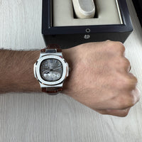 PATEK PHILIPPE NAUTILUS PRATA CINZA COURO 40MM