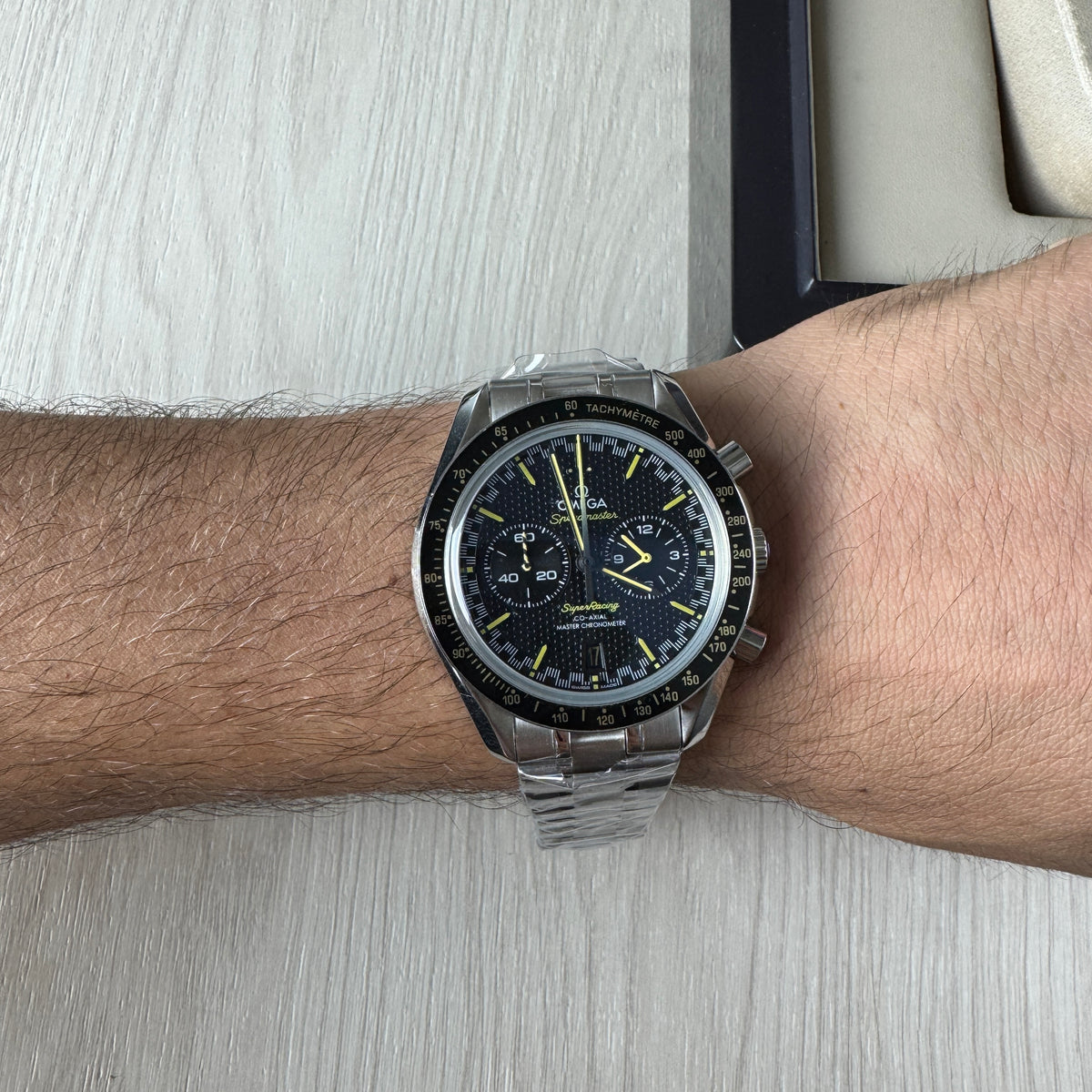 OMEGA SPEEDMASTER PRATA PRETO 44MM