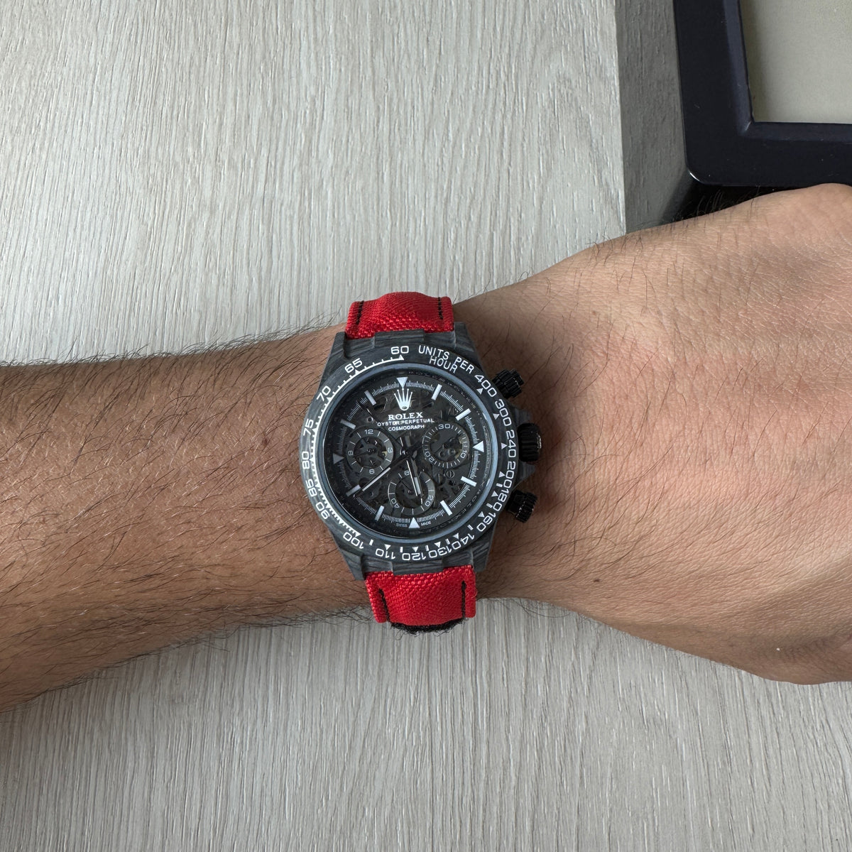 ROLEX DAYTONA DIW CARBONO VERMELHO 40MM