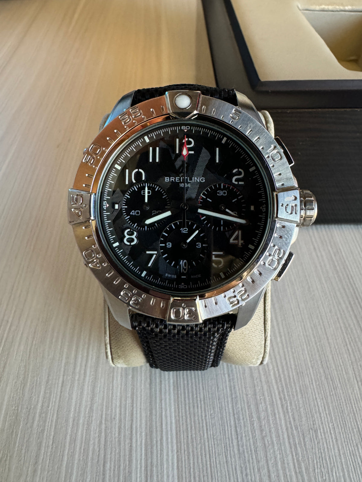 BREITLING AVENGER B01 PRATA PRETO 44MM