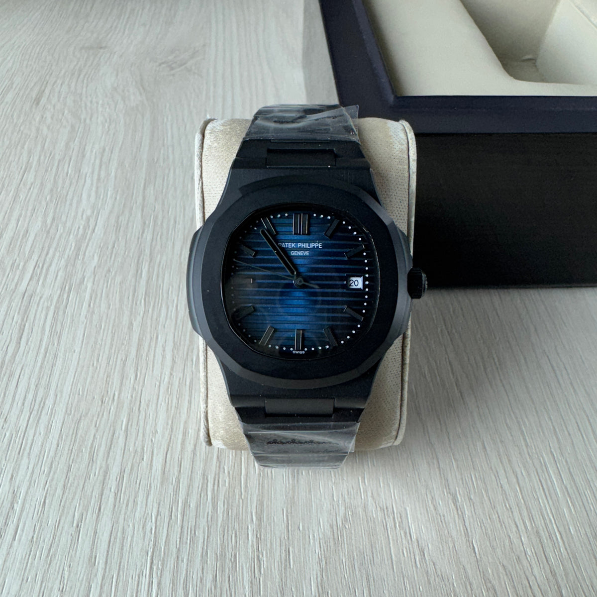 PATEK PHILIPPE NAUTILUS PRETO AZUL 40MM
