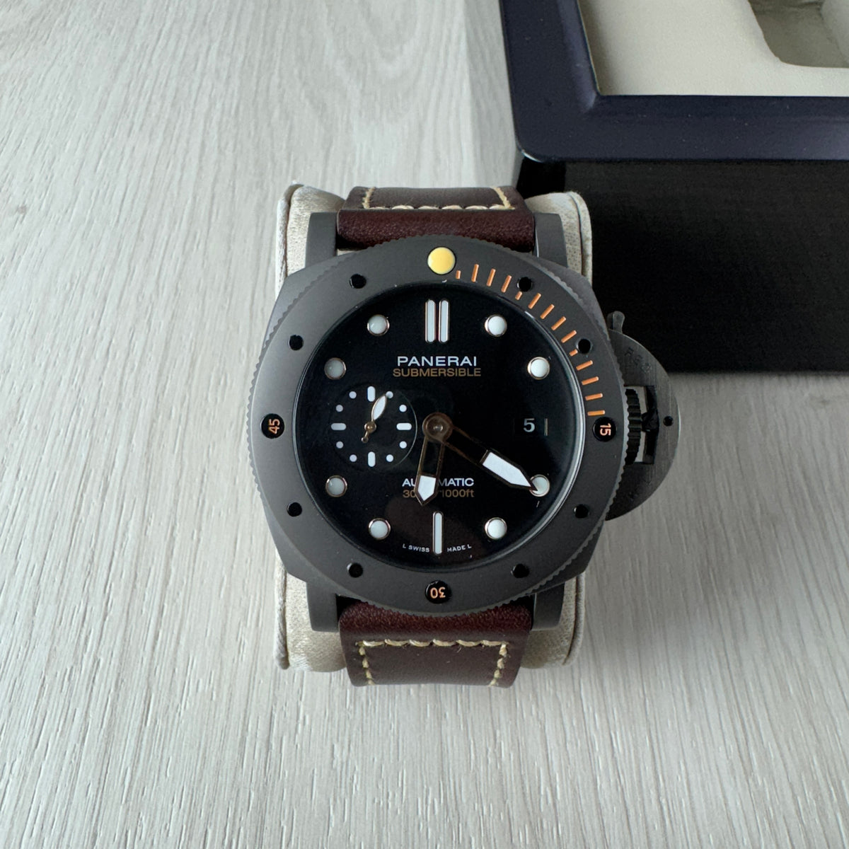 PANERAI SUBMERSIBLE CINZA COURO 47MM