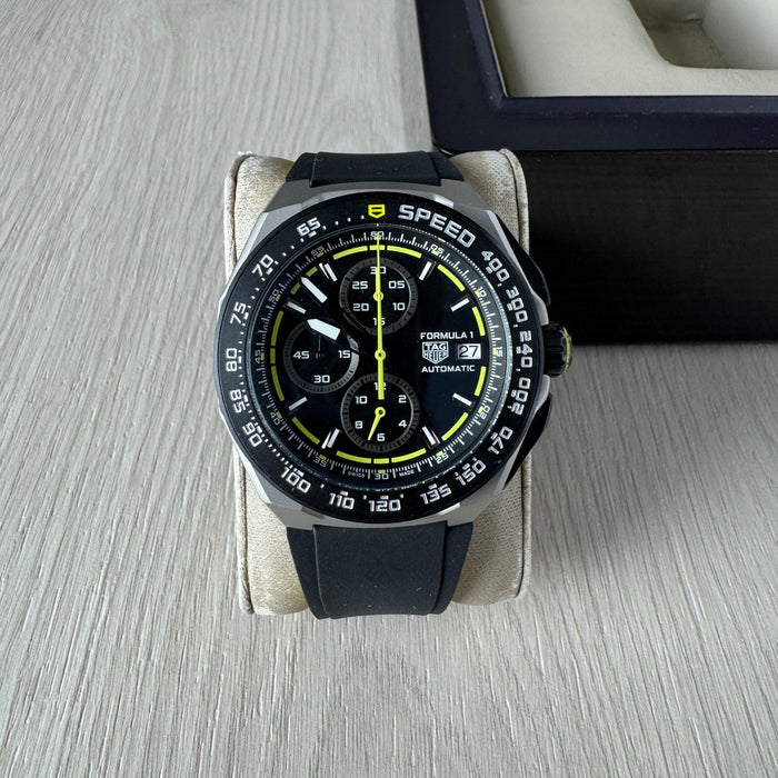 TAG HEUER F1 FORMULA 1 ORACLE RED BULL CINZA AMARELO 43MM