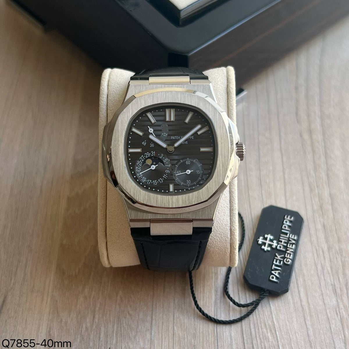 PATEK PHILIPPE NAUTILUS PRATA PRETO COURO 40MM