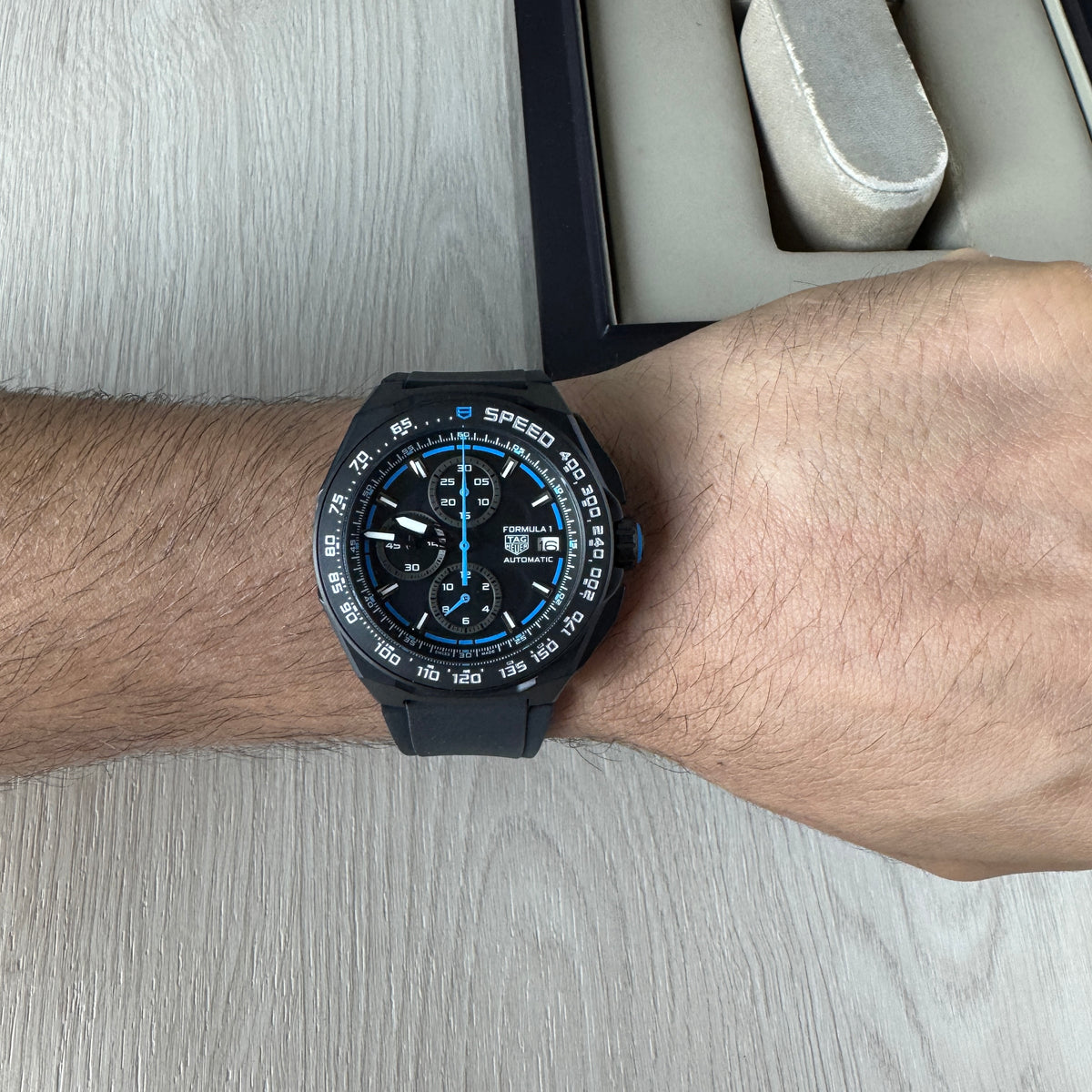 TAG HEUER F1 FORMULA 1 ORACLE RED BULL PRETO AZUL 43MM