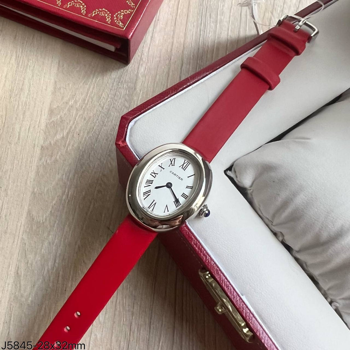 CARTIER BAIGNOIRE PRATA COURO 32MM FEMININO
