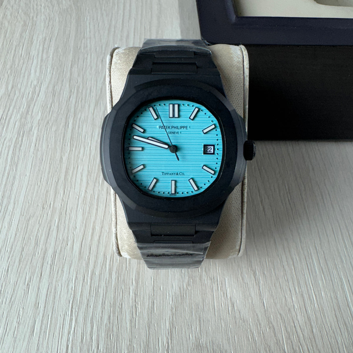 PATEK PHILIPPE NAUTILUS PRETO TIFANY 40MM