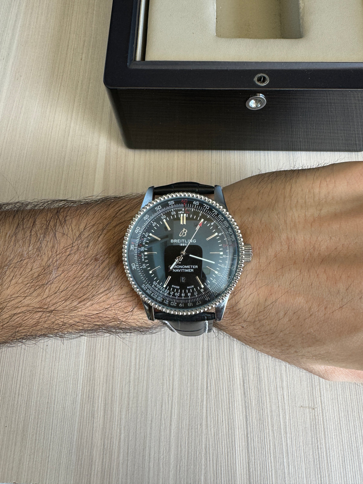 BREITLING NAVITIMER PRETO COURO AUTOMÁTICO 46MM